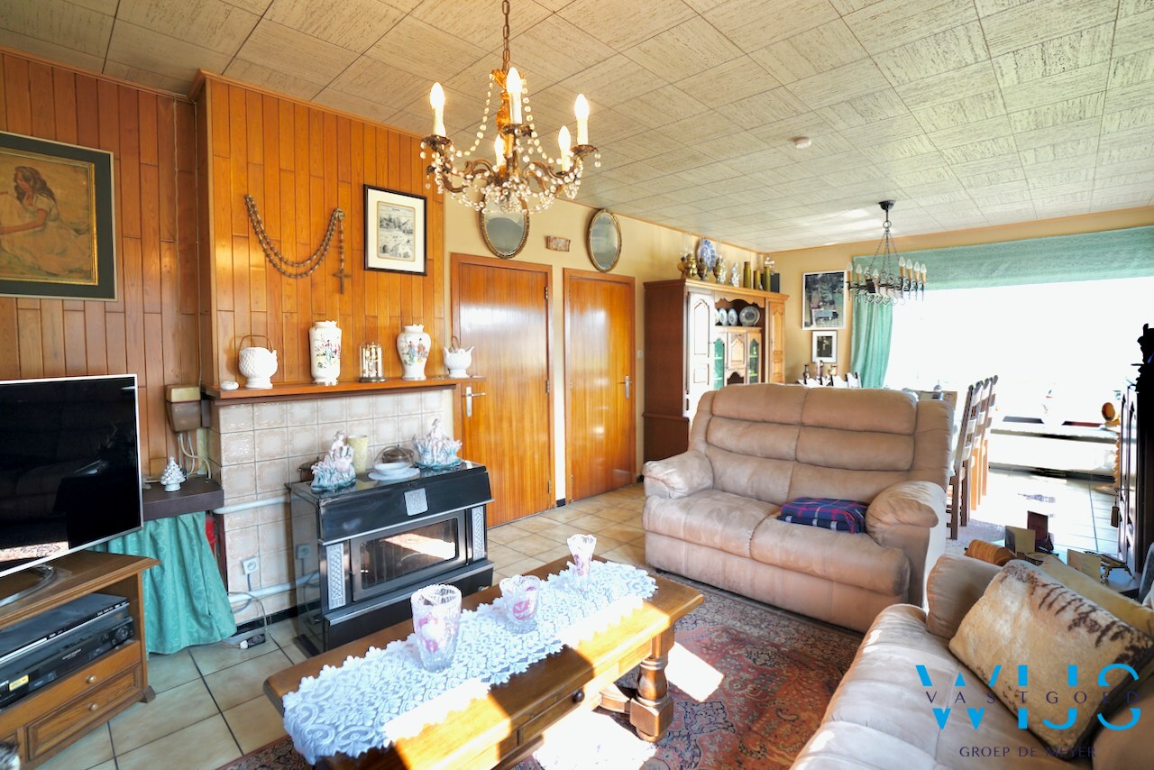 Open bebouwing op fenomenaal perceel van 2.108 m² te Oosteeklo ! 