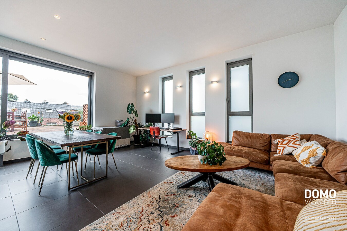 PRACHTIGE LOFT MET ROYAAL TERRAS OP TOPLOCATIE BINNEN DE GROTE RING VAN HASSELT 