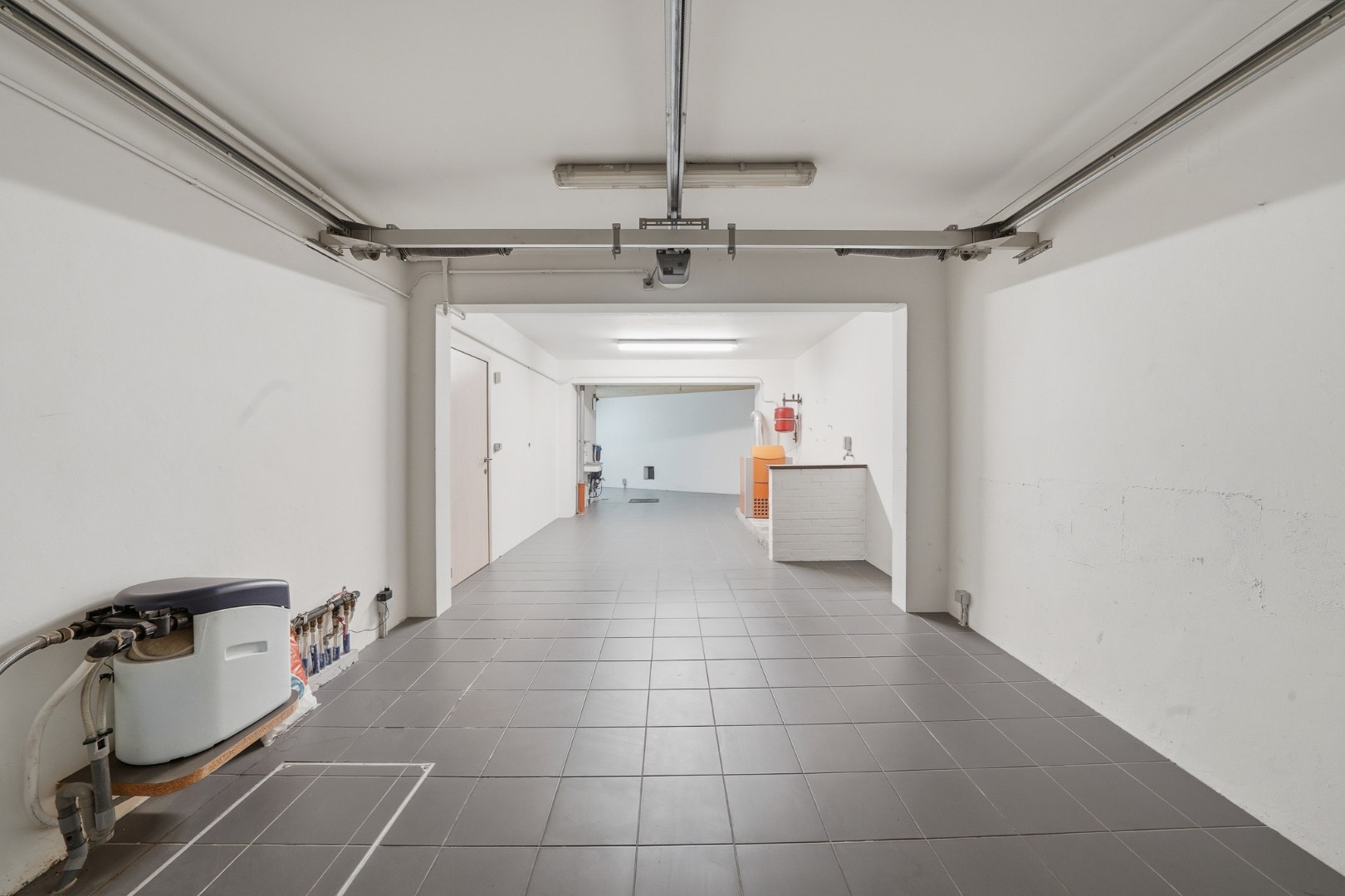Volledig gerenoveerde bel-étage met ruime garage te Oostende 