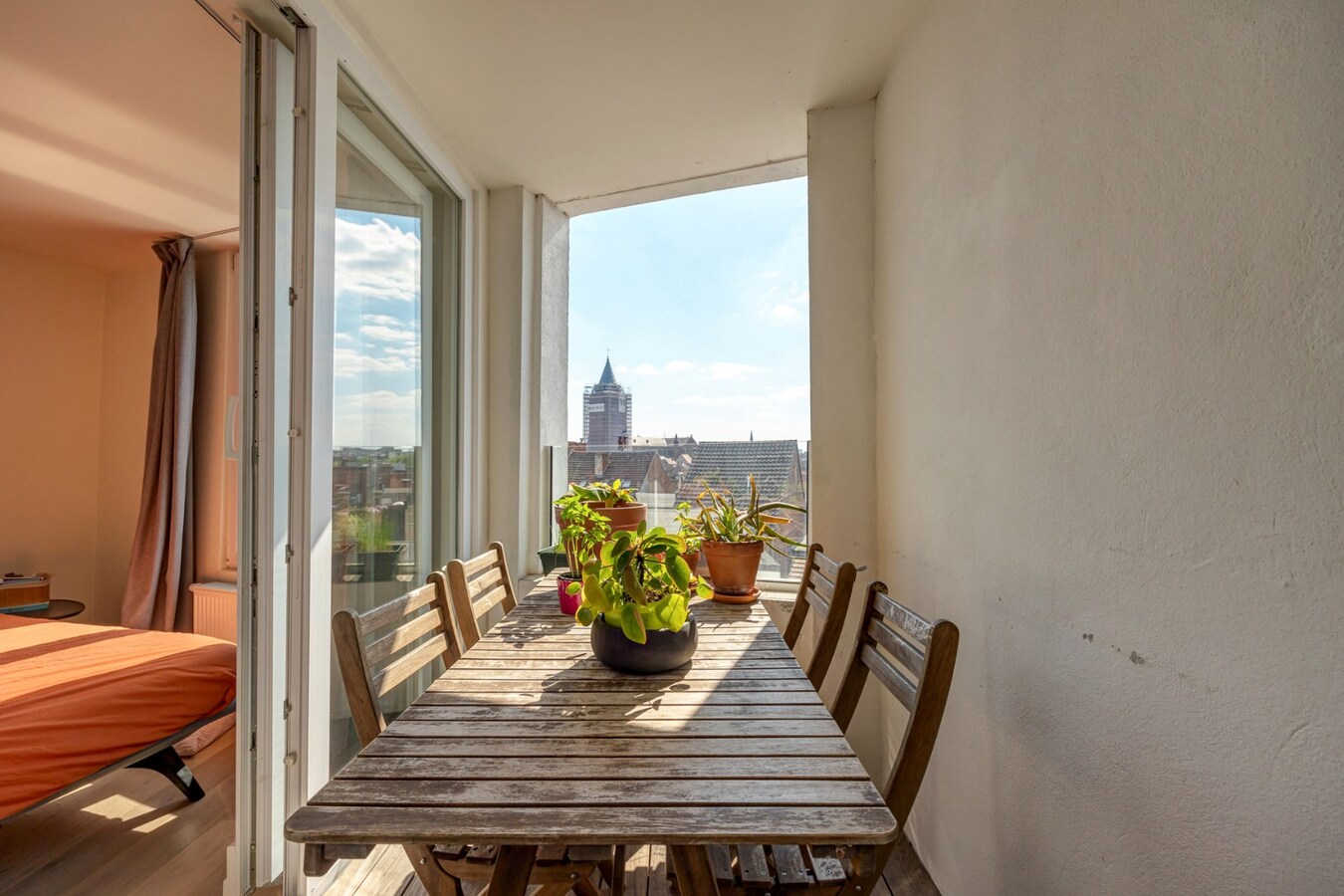 Kwaliteitsvol gerenoveerd appt. met terras te Borgerhout! 