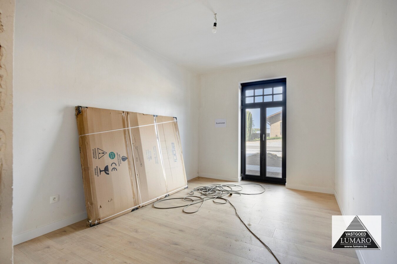 Nieuw gelijkvloers appartement met terras en tuintje 