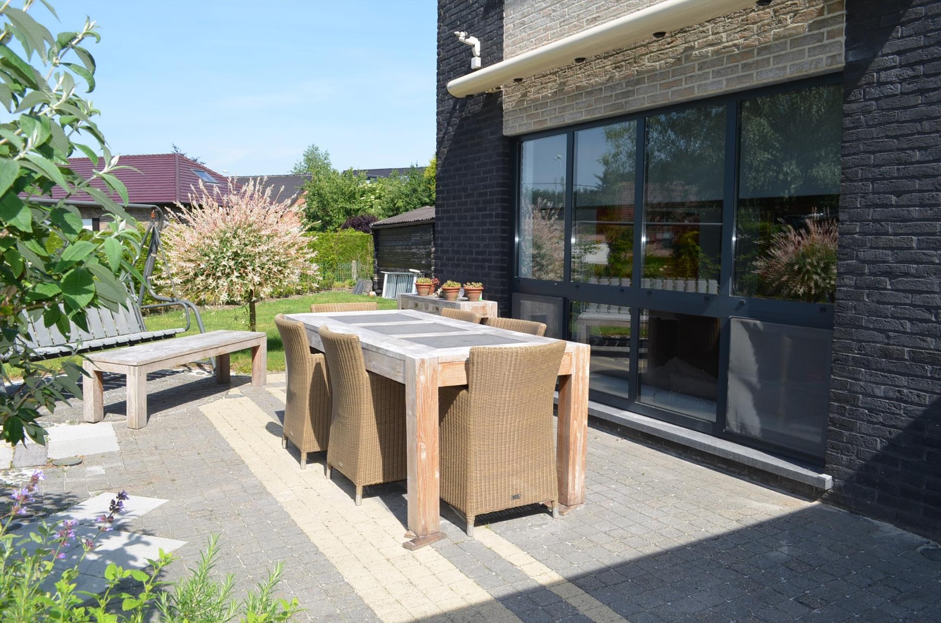 Energiezuinige woning met 3 slpks, 2 badkamers, garage en tuin rustig gelegen te Ertvelde 