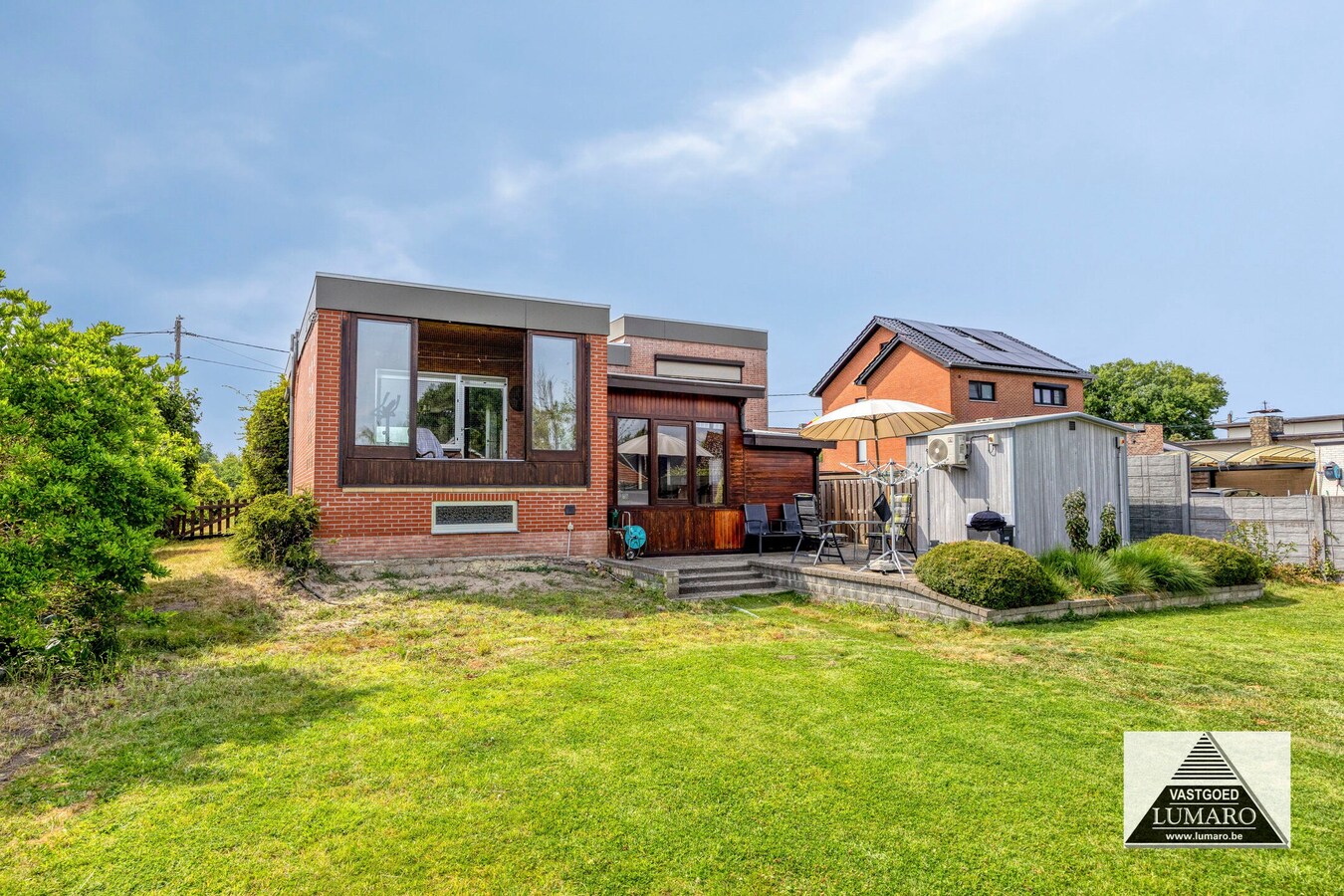 Mooi gelegen vrijstaande woning met 2 slaapkamers, garage, tuin. 