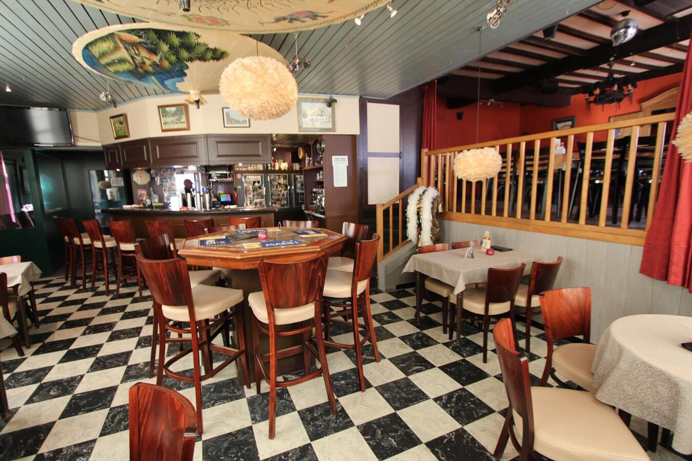 Instapklare café over te nemen te Koekelare 