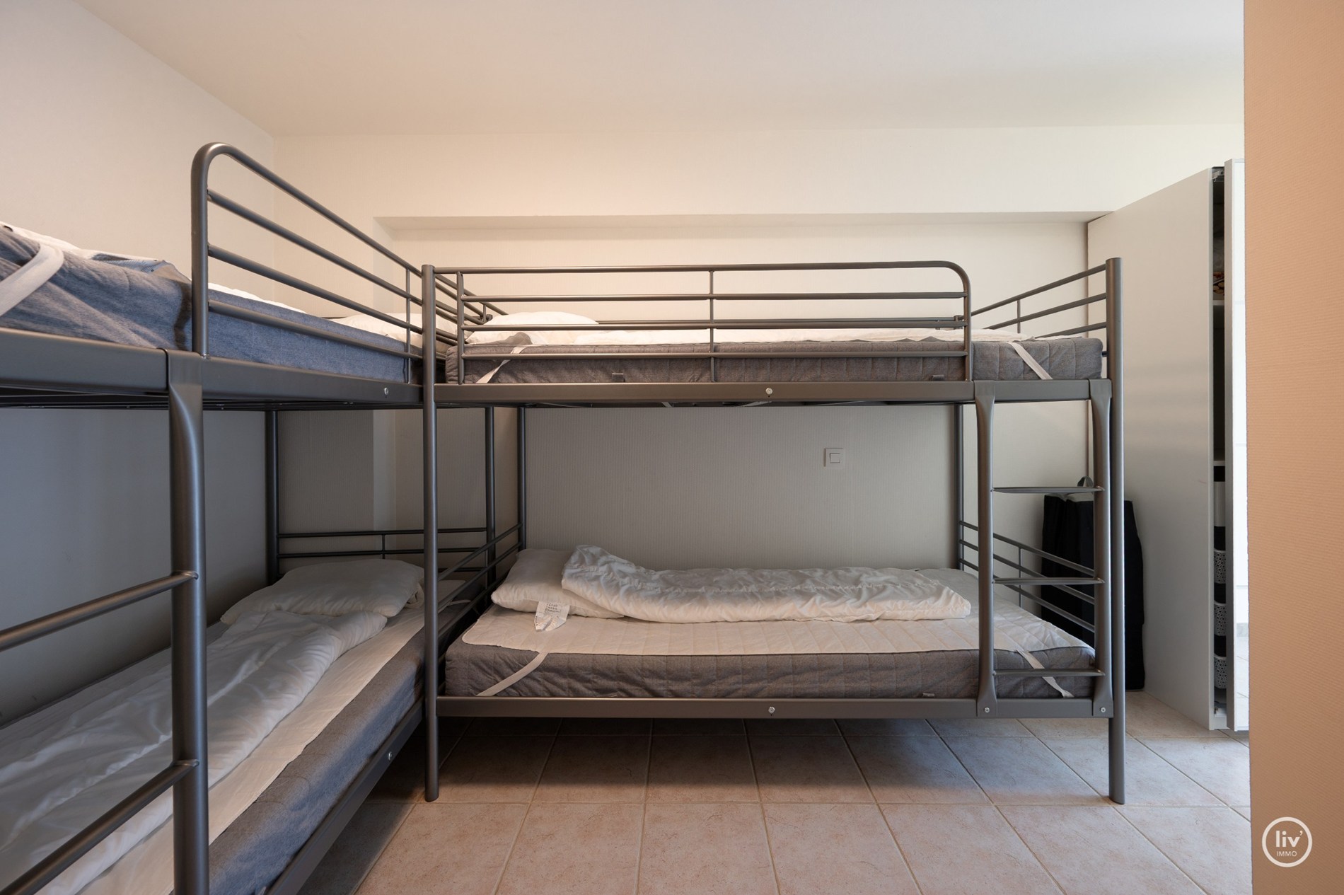 Agréable appartement de 2 chambres situé dans un emplacement de premier choix sur la Lippenslaan à Knokke. 