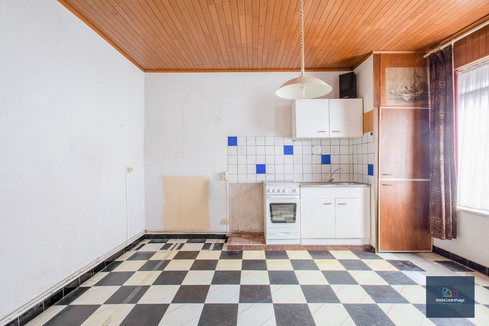 VERKOCHT !!! Te renoveren stadswoning met potentieel in hartje Gent 