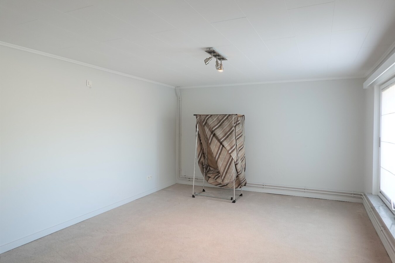 Ruim appartement in het centrum van Eernegem 