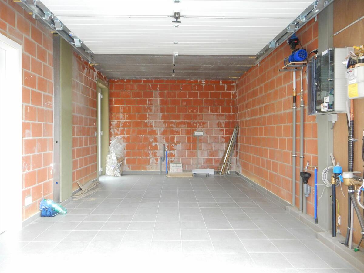 Mooie nieuwbouwwoning met 4 slaapkamers en garage 