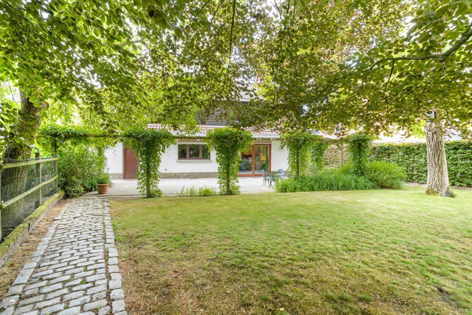 Charmante woning van 256 m2 met 4 slaapkamers te Wommelgem! 