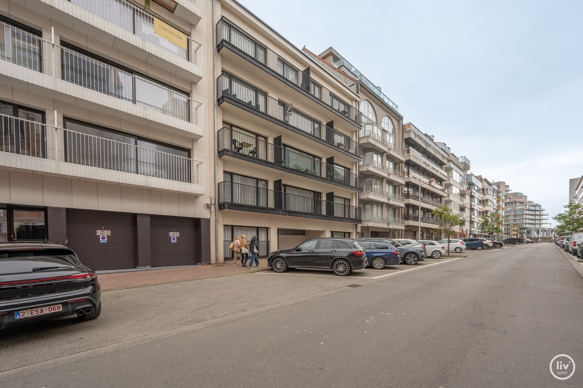 Integraal gerenoveerd studio-appartement met zuidgericht terras op 50m wandelafstand van de Zeedijk-Albertstrand 