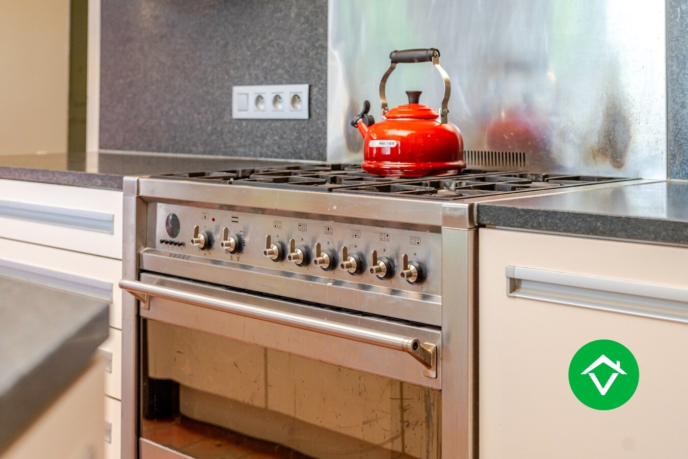 Ruime halfopen bebouwing met 4 slaapkamers en ruime tuin! 