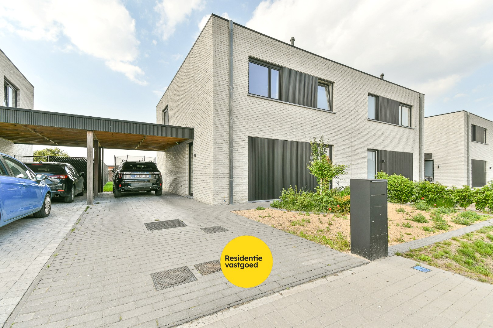 Halfopen nieuwbouwwoning in Eernegem met tuin en 3 slaapkamers 