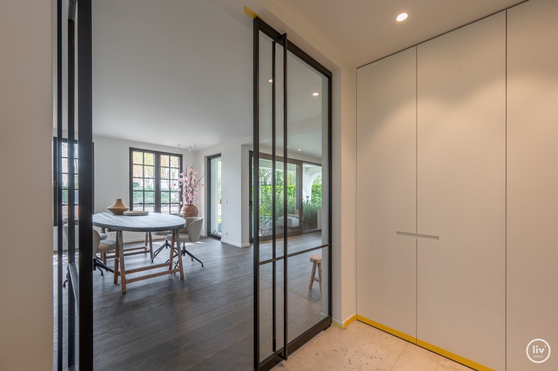 Belle villa individuelle, située au calme en bordure du Zoute, actuellement en rénovation. 