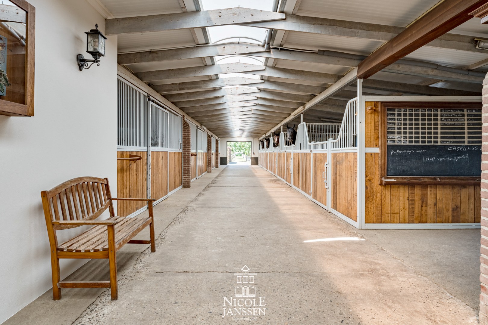 Paardenboxen met verwarmde drinkbakken