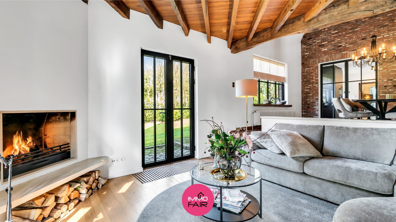 Exclusieve, karaktervolle villa met authentieke elementen in rustige, bosrijke omgeving 