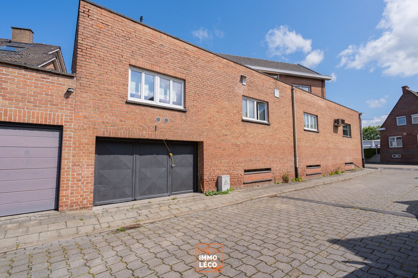 Entrepôt de +/- 180m2 dans le village de Luingne 