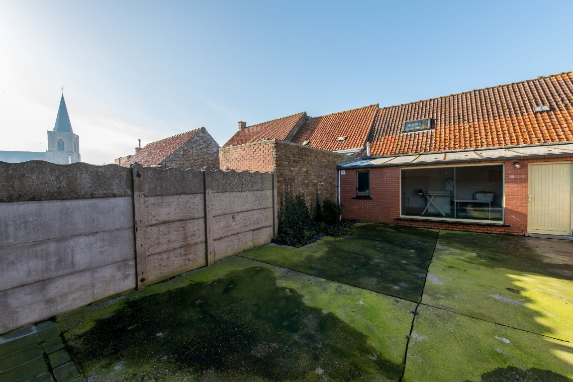 Gezellige rijwoning met grote garage - Centrum Nieuwkapelle 