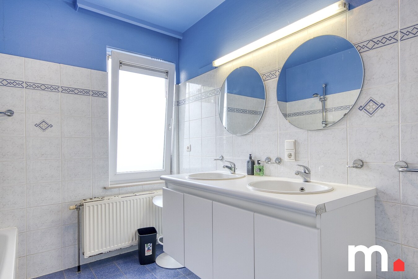 Ruim appartement met groot terras en garage te Heule ! EPC 112 B ! 