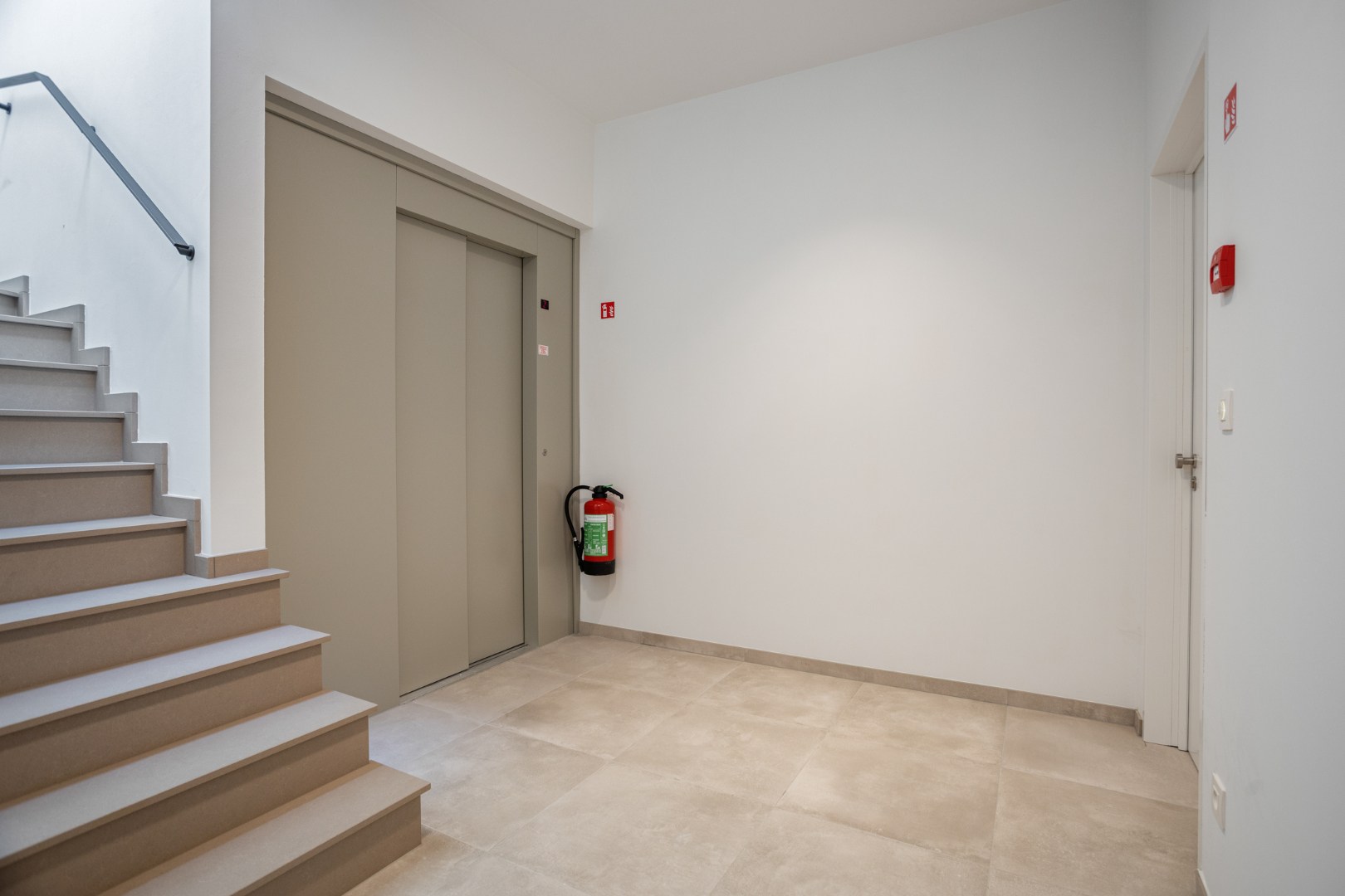 Volledig gerenoveerd appartement in Holsbeek met 3 slaapkamers en lift - EPC 72 Kwh/m² 