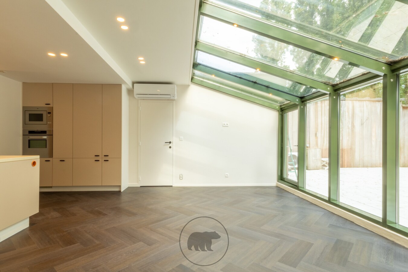 Gerenoveerd appartement aan het Groenevalleipark met ruim terras 