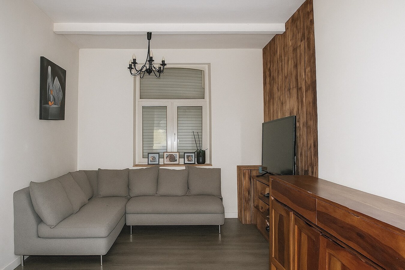 Charmante halfopen bebouwing met tuin op uitgestrekt perceel van 456m² te koop! 