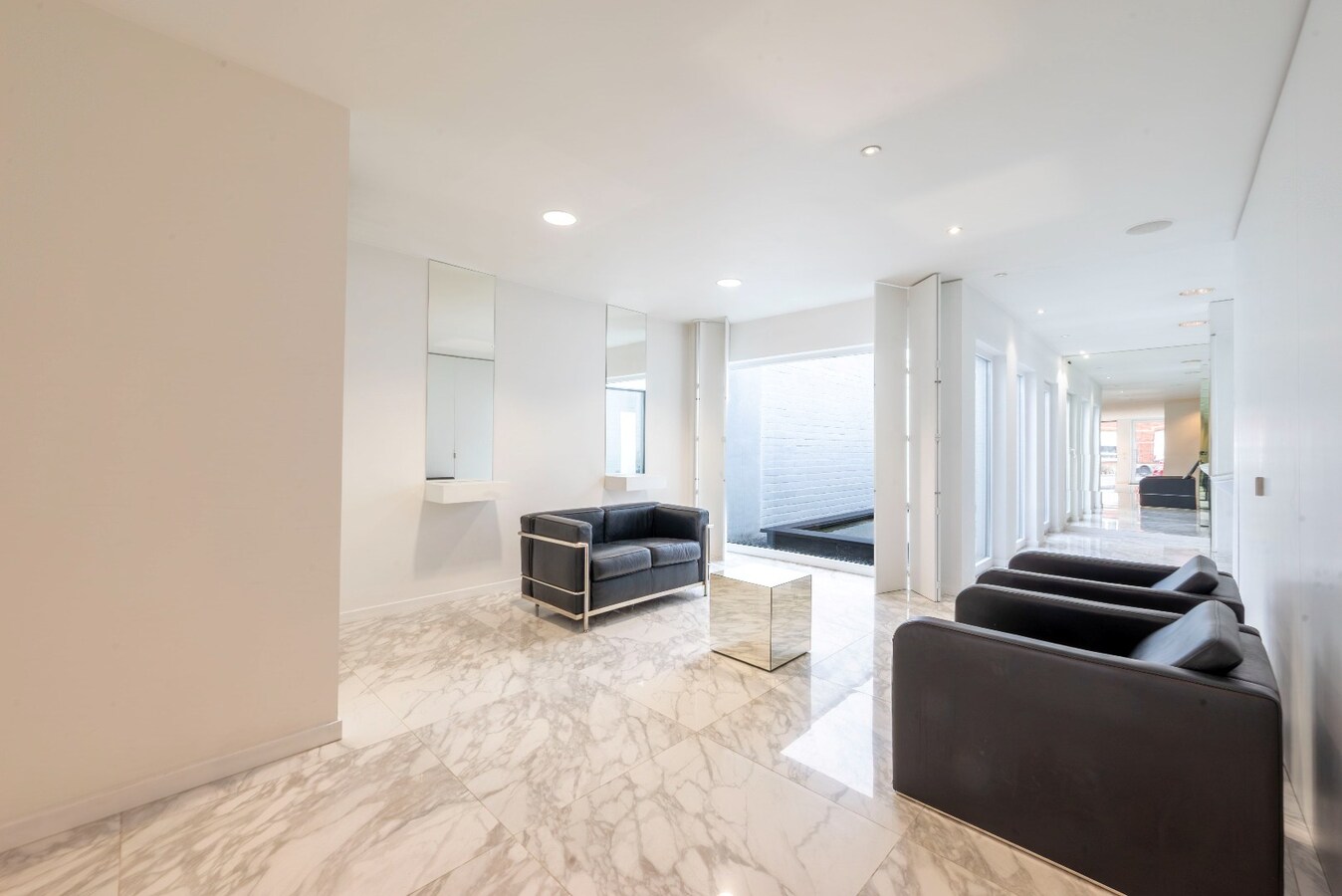 Woning of handelsruimte (combinatie mogelijk) met garage ! 