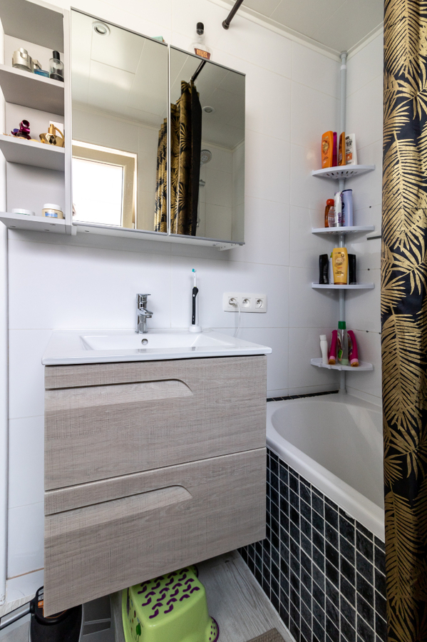 Gezinswoning met 4 slaapkamers en garage op 364m² te Ichtegem 