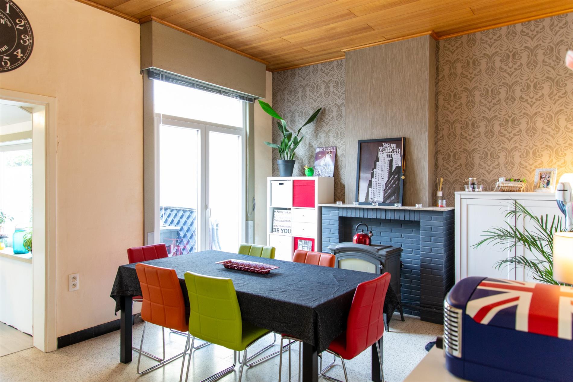 Gerenoveerde rijwoning met 2 slpks en koer te Zelzate 