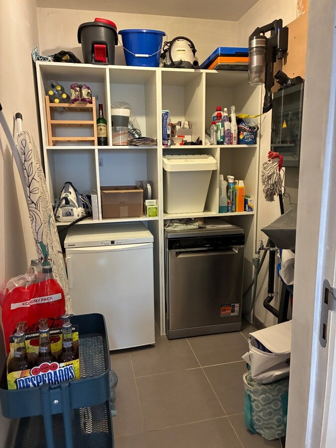 Ruim 2 slaapkamer appartement mét garage 