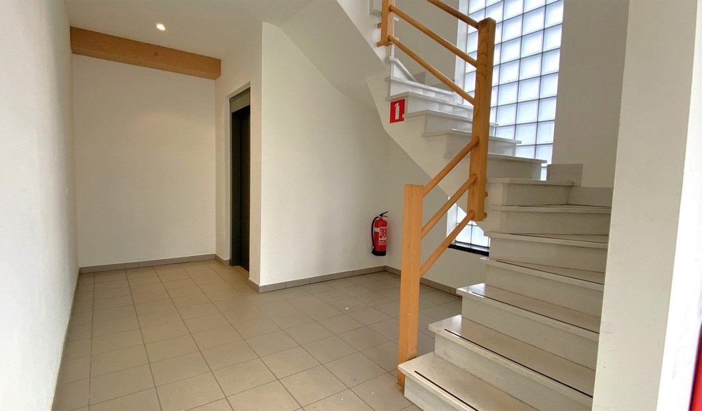 Commercieel gelegen kantoorruimte te huur in Aalst