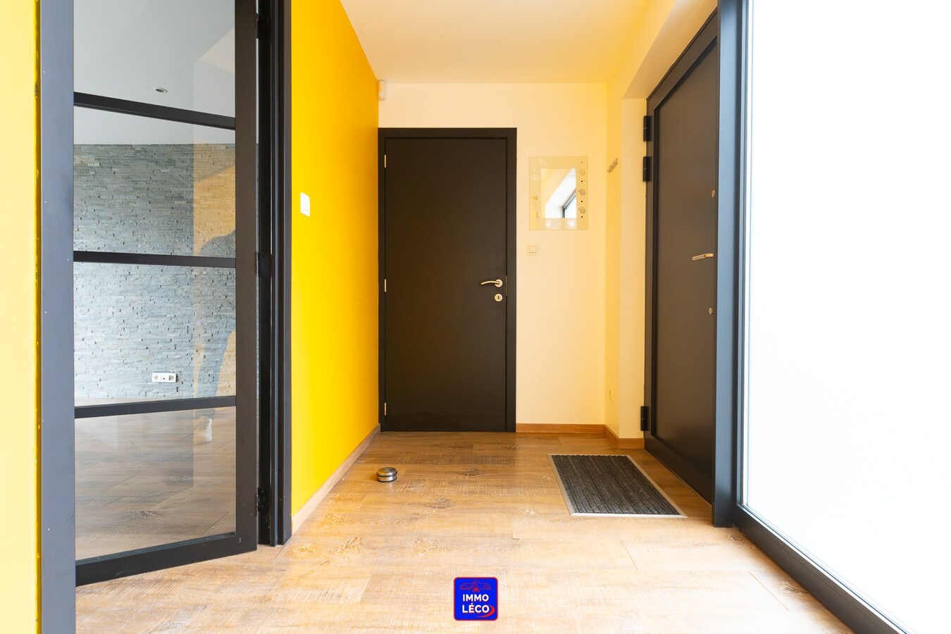 3 façades moderne avec garage, jardin, grand parking privé, COUP DE COEUR ! 