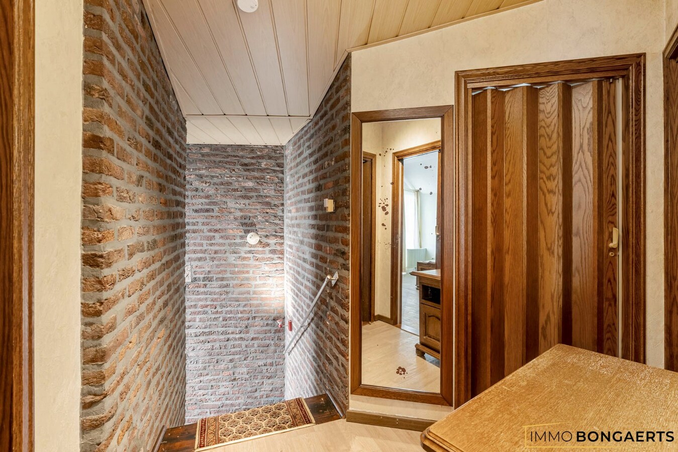 Ruime woning met vier slaapkamers 