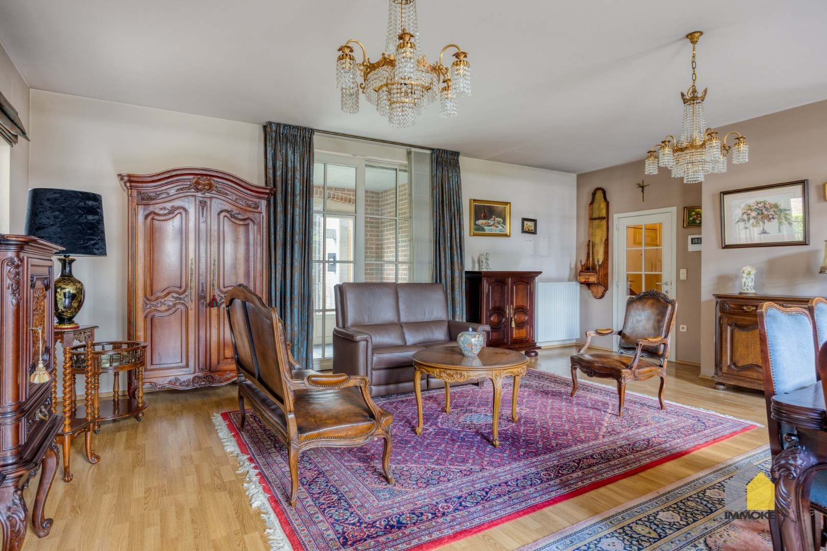 Gelijkvloers appartement met 2 slpks, stadstuin en autostaanplaats. 