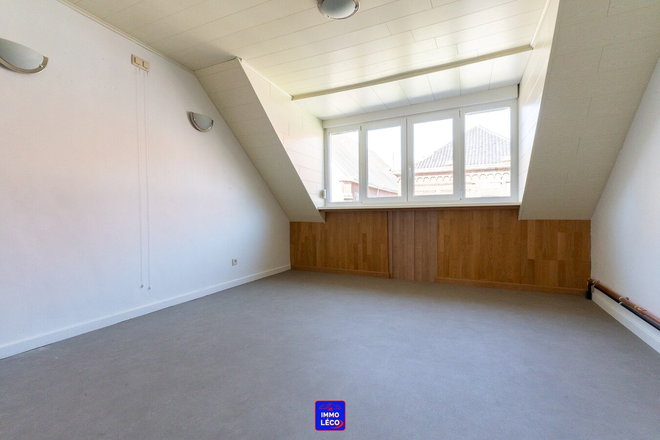 Appartement "DUPLEX" fraîchement rénové avec terrasse, LIBRE DE SUITE ! 