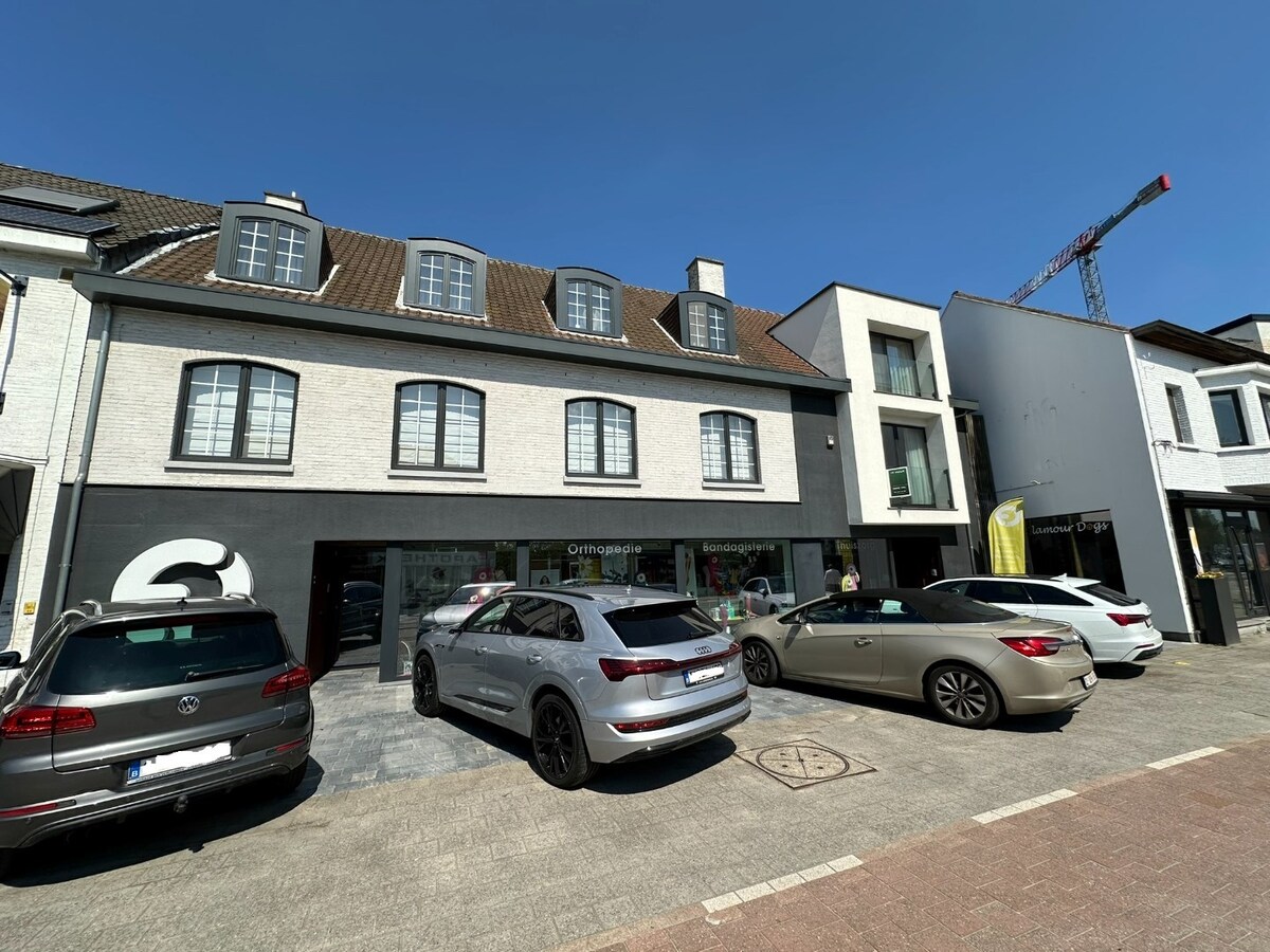 Prachtig, ruim duplex-appartement 115 m² met ruim terras in centrum Sint-Antonius 