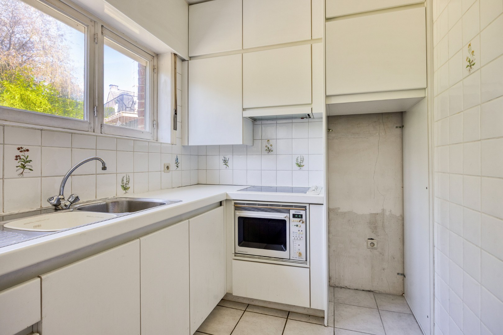 TE RENOVEREN WONING met 3/4 slaapkamers en tuin – 1640 SINT-GENESIUS-RODE 
