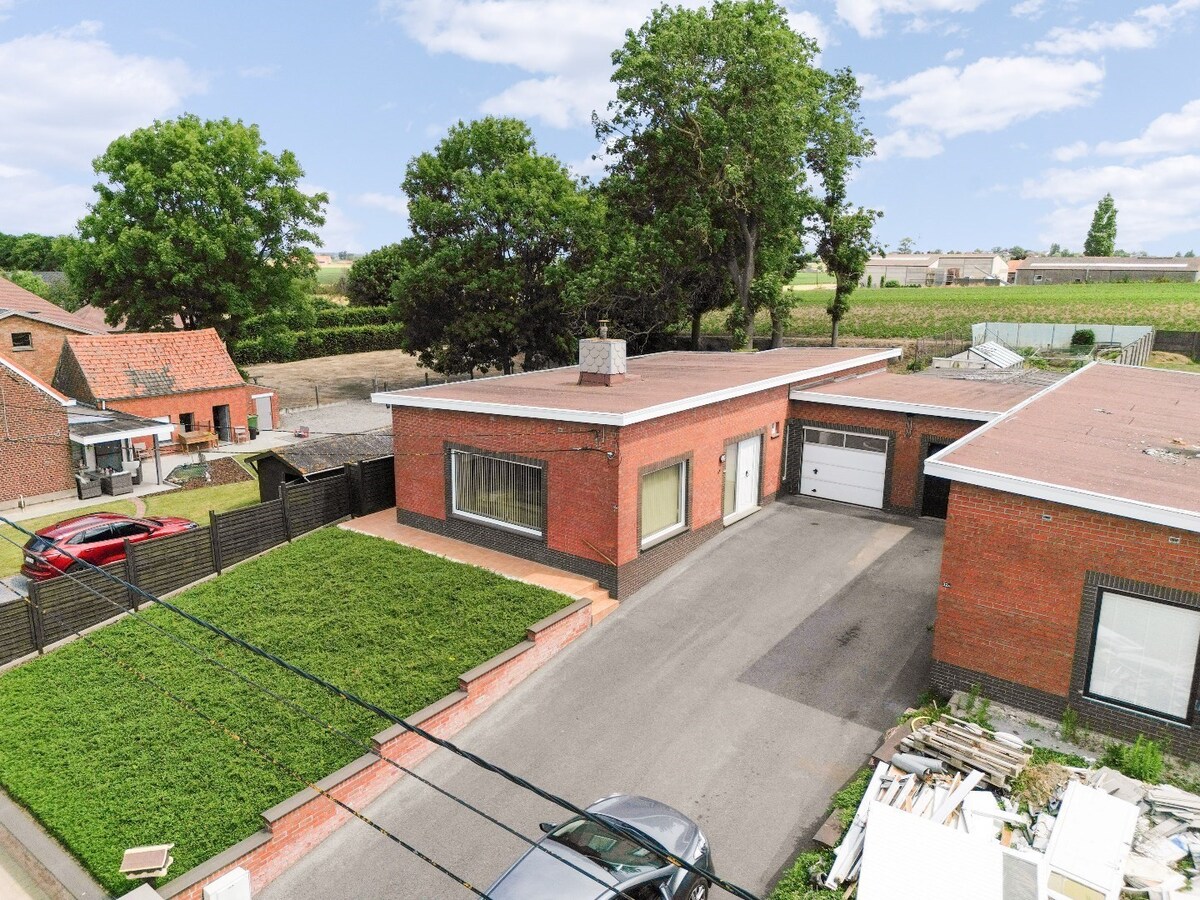 Goed onderhouden gelijkvloerswoning op ruim perceel van 700m² 