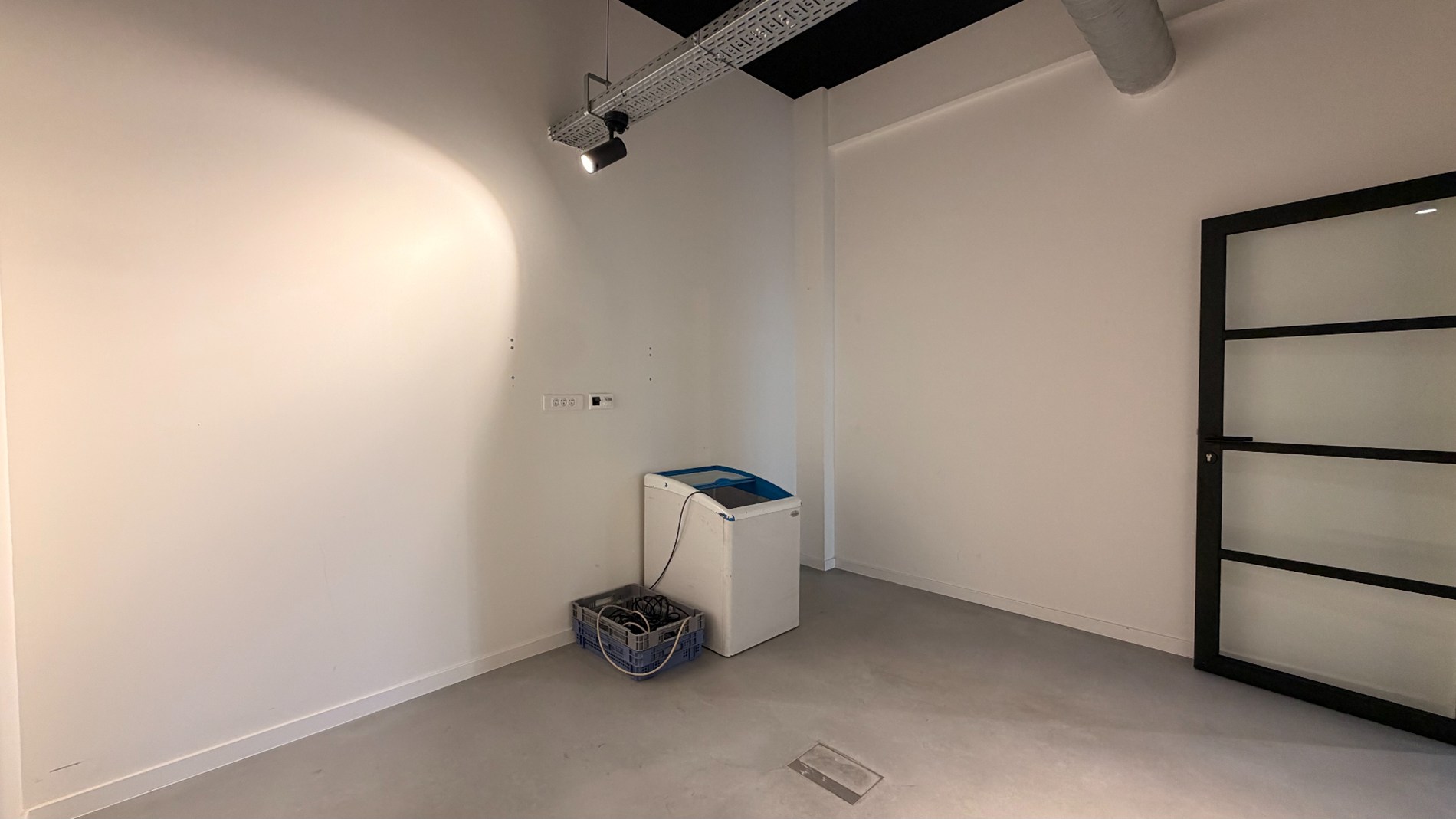 Instapklare kantoren met ruime parking te huur in Mechelen