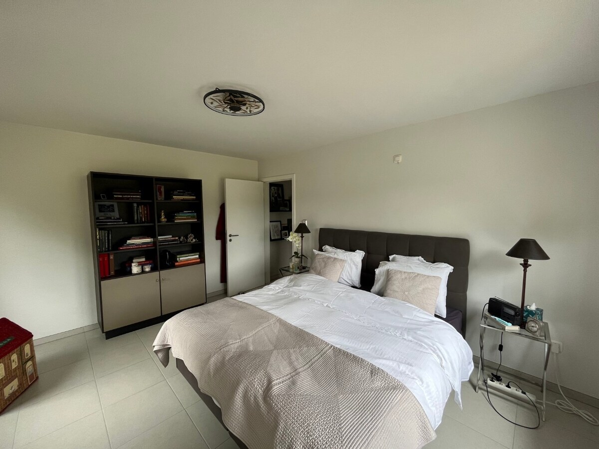 Ruime woning in het groene Zevergem, vlakbij Gent 