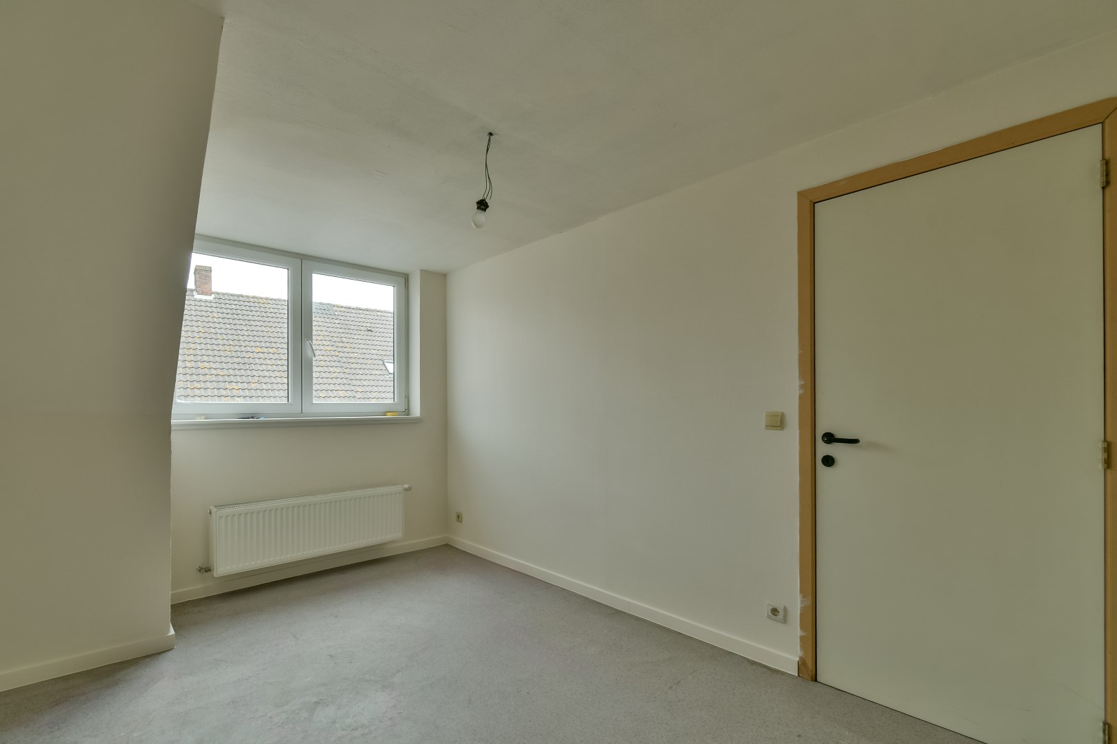 Ruime woning met handelsgedeelte op gunstige ligging in centrum! 