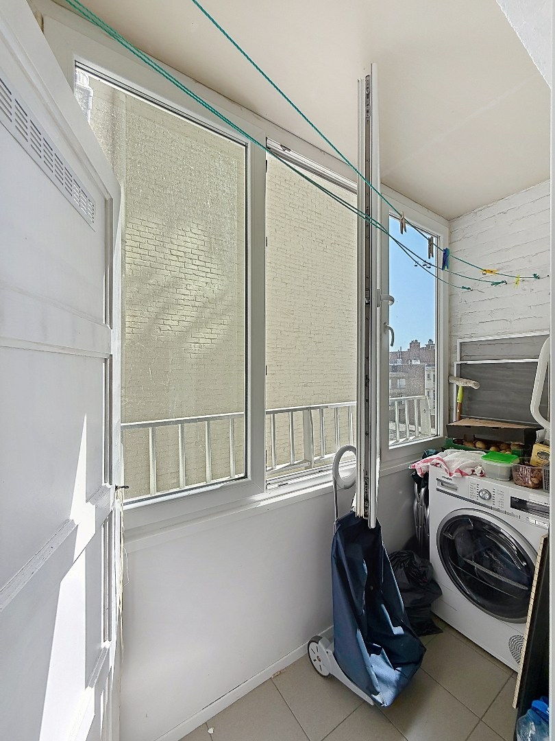 Prêt à emménager, appartement d'une chambre avec vue sur la mer. 
