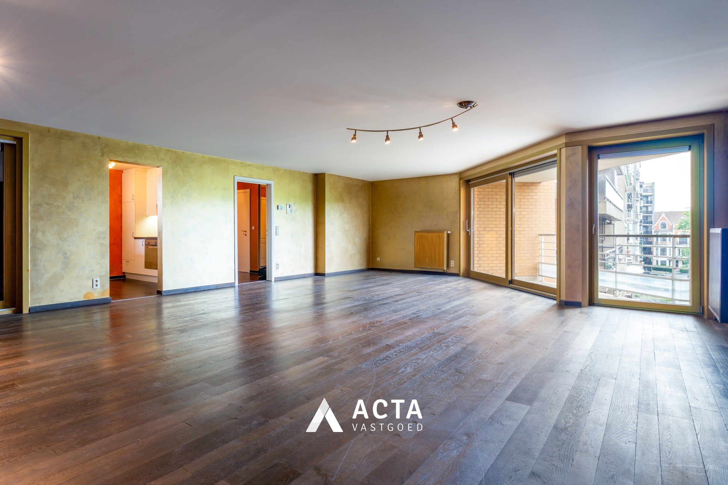 Ruim 3-slaapkamerappartement met zonneterrassen 