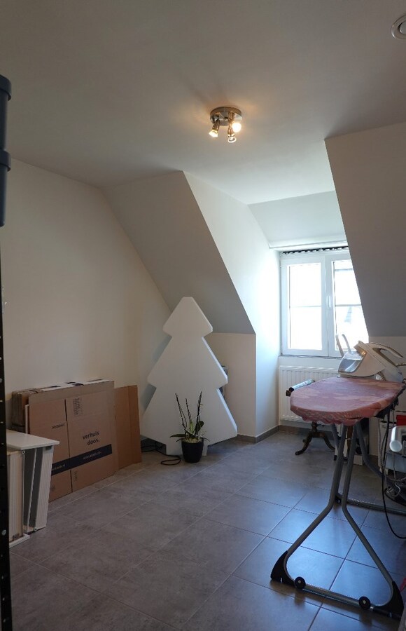 Prachtige halfopen nieuwbouwwoning met inpandige garage en zuidgerichte tuin 