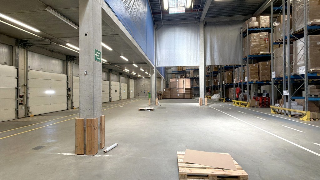 Magazijnen en kantoren te huur in industriezone van Londerzeel