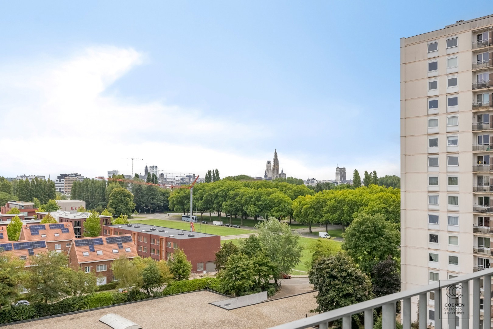 Volledig gerenoveerd appartement op toplocatie te Linkeroever 