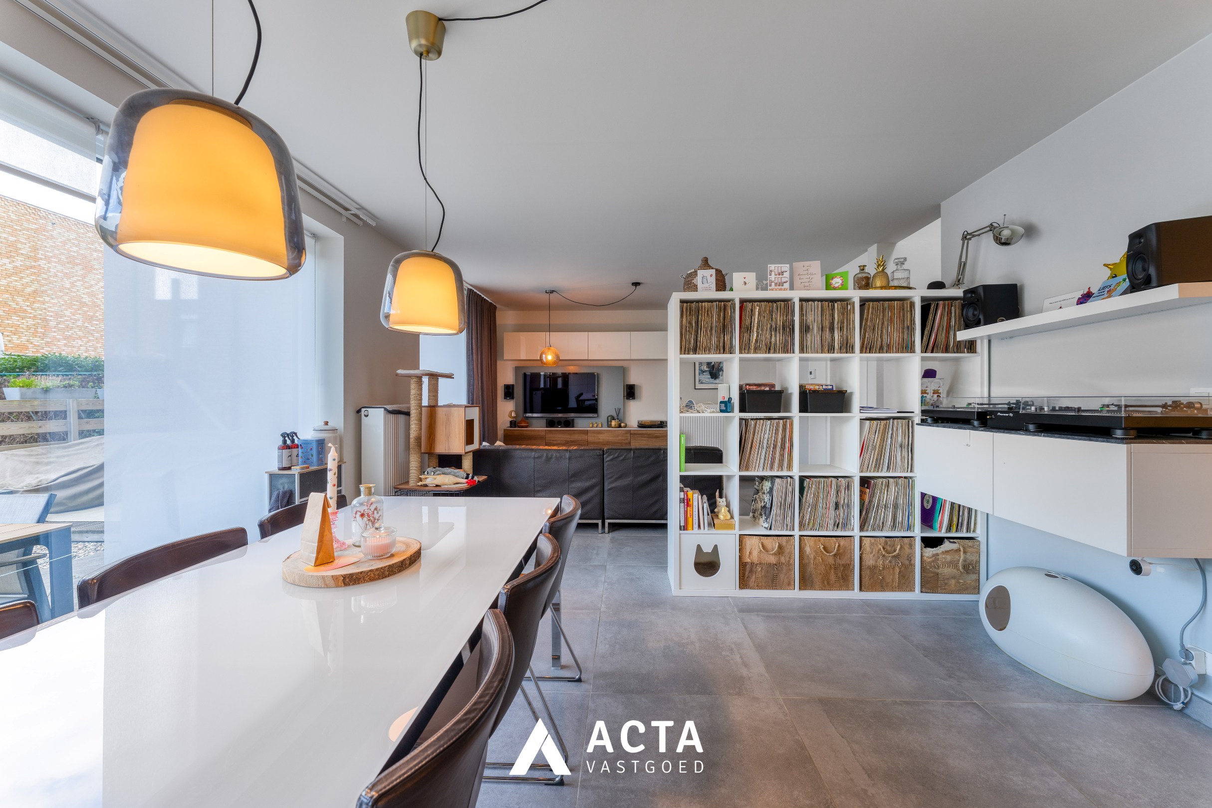 Instapklare halfopen gezinswoning in Baanhof in Oostende 