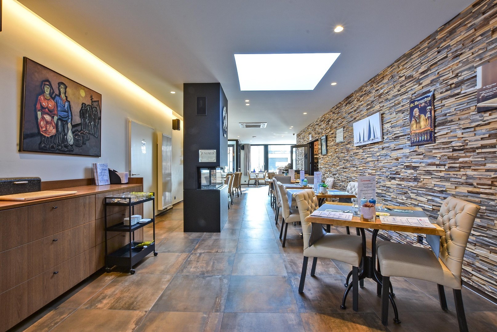 HUUR-KOOP: Restaurant 'De Haven' volledig gebouw met mogelijheden vlakbij de kaai gelegen op 313 m². 