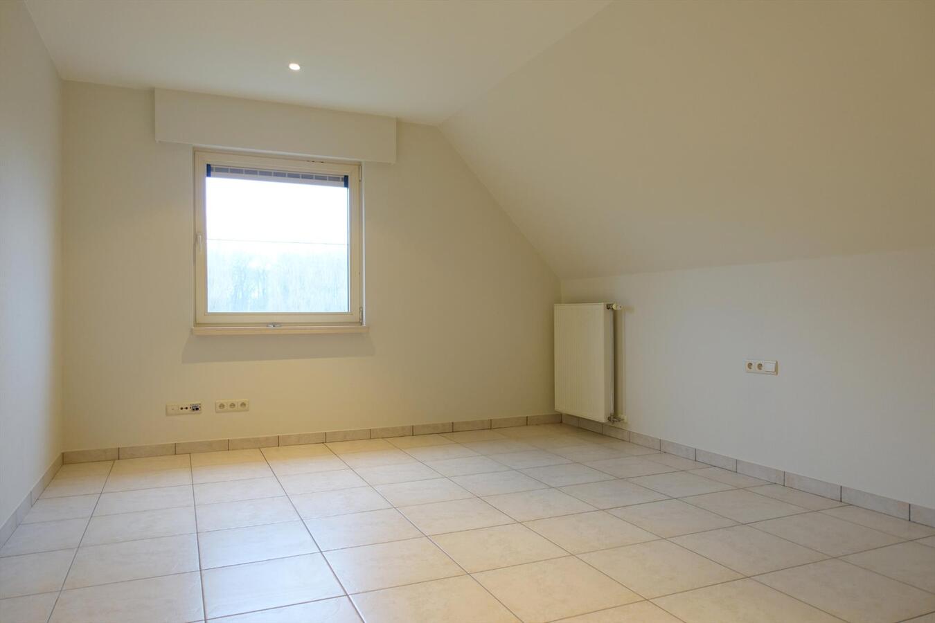 Zeer ruime villa gelegen te Bekegem 