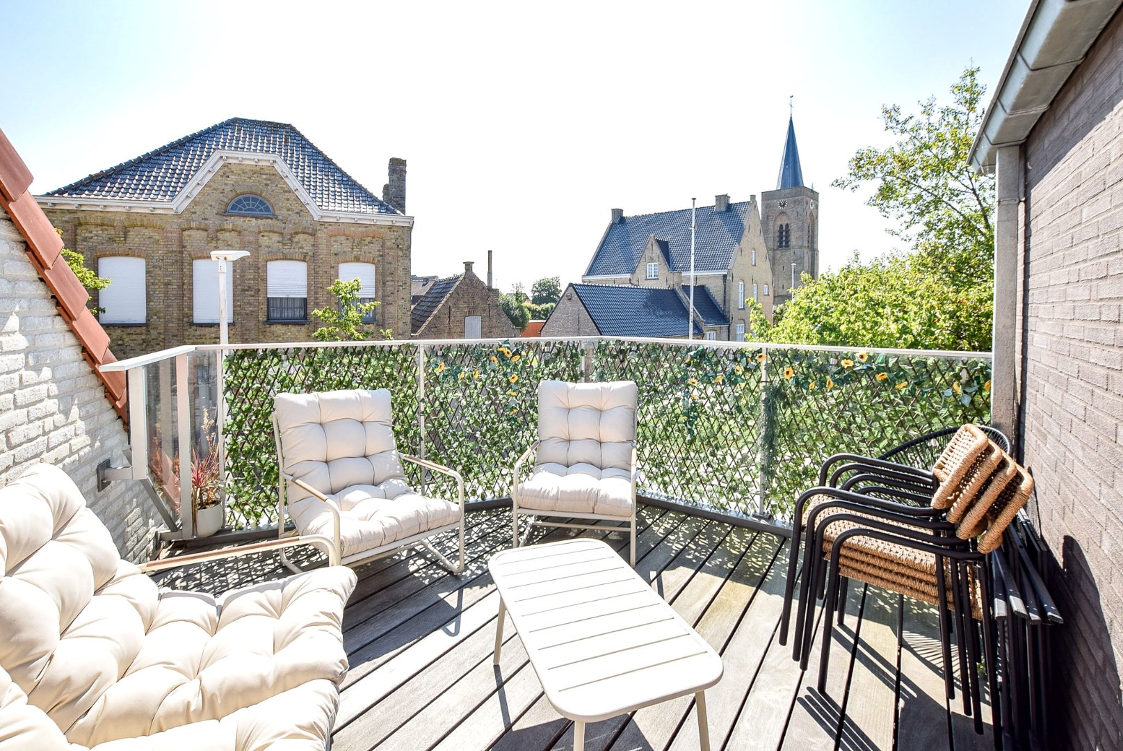 Prachtig afgewerkte zeer lichtrijke nieuwbouwwoning te Ramskapelle (Nieuwpoort). 