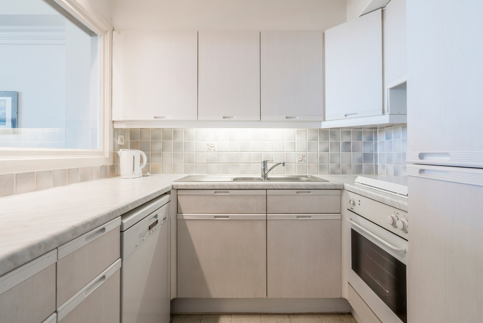 APPARTEMENT MET FRONTAAL ZEEZICHT IN CENTRUM OOSTENDE 